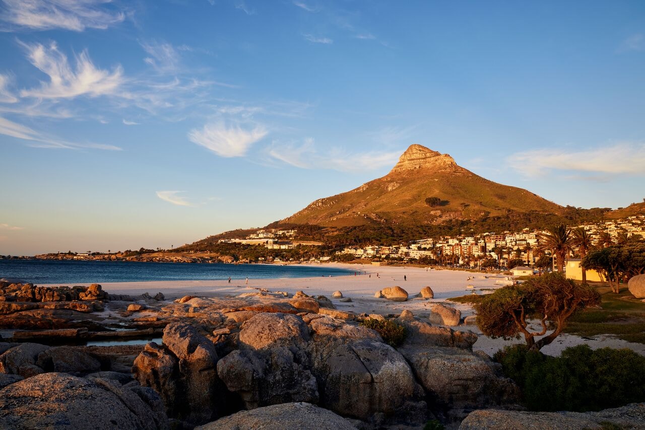 beautiful-view-of-lion-s-head-mountain-at-sunset