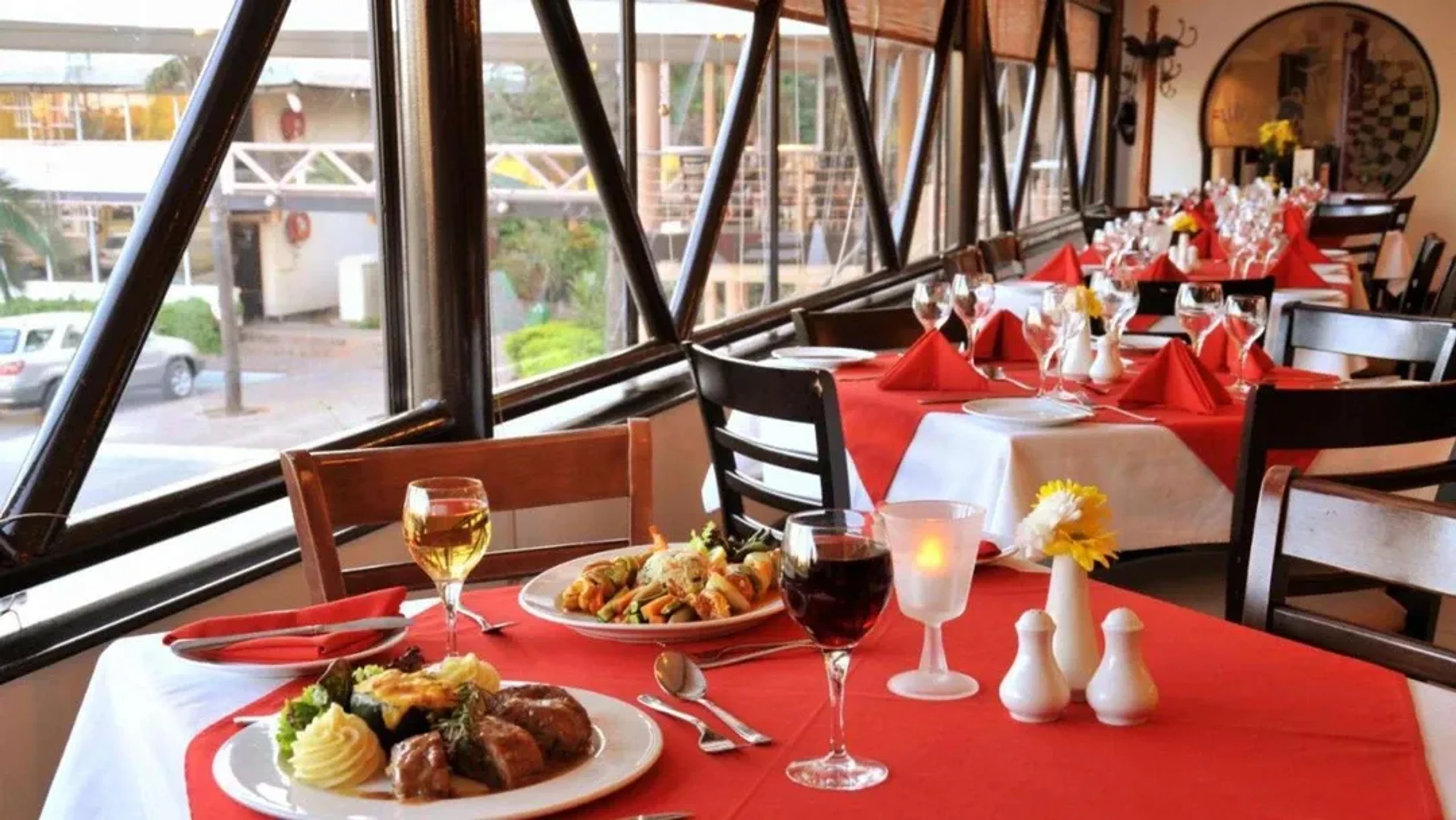 Eat in, drink slow image 3