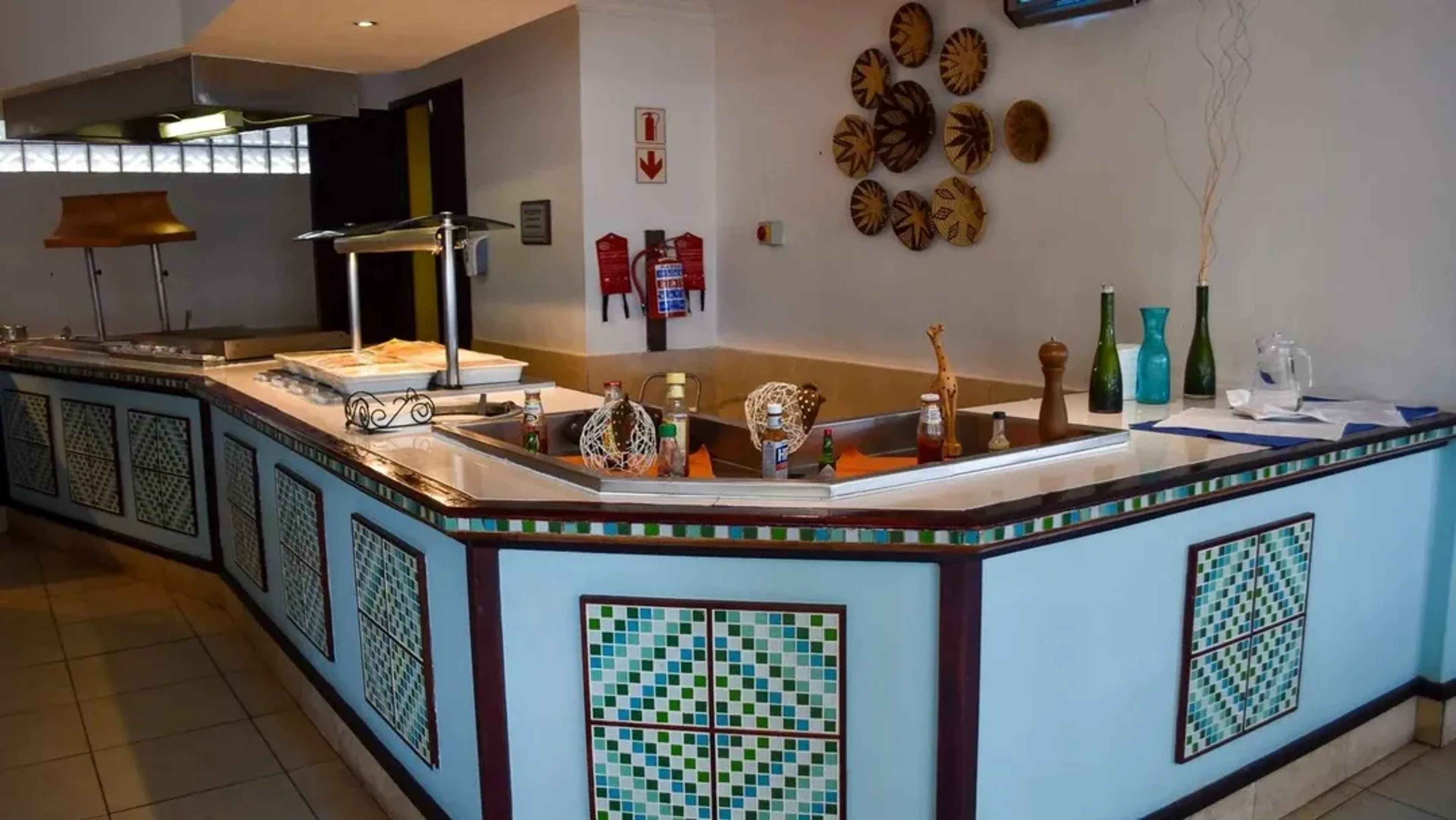 Eat in, drink slow image 3