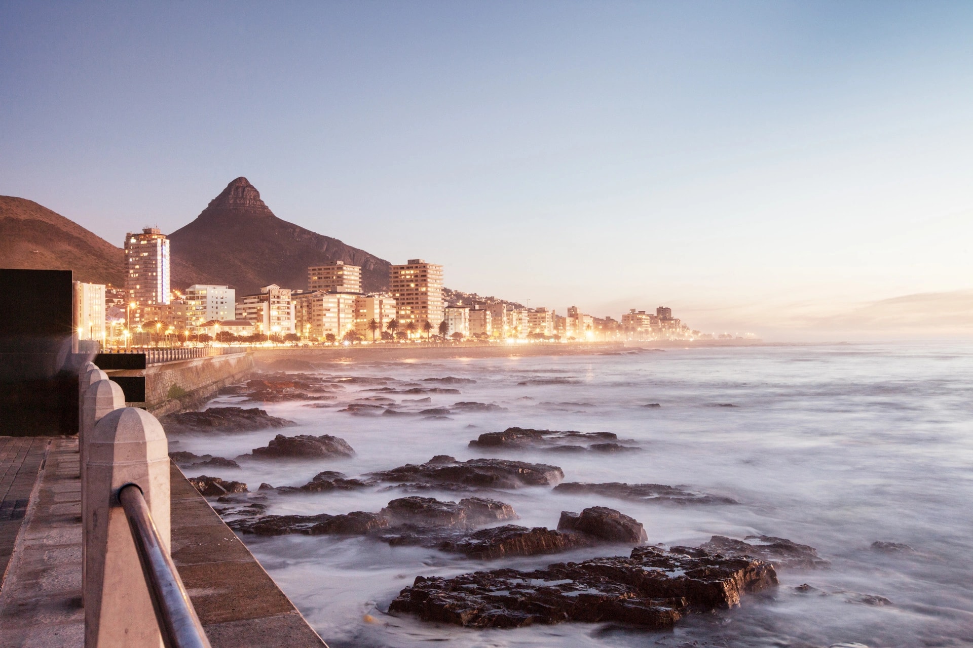 luxury-of-a-city-surrounded-by-nature